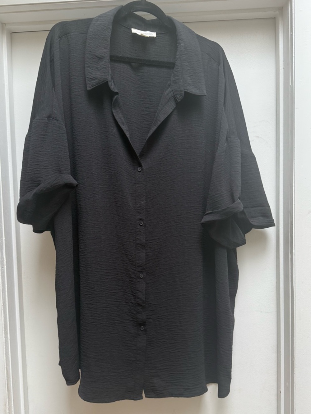 Treasure & Bond Black Button-Front Short Sleeve Tunic Blouse